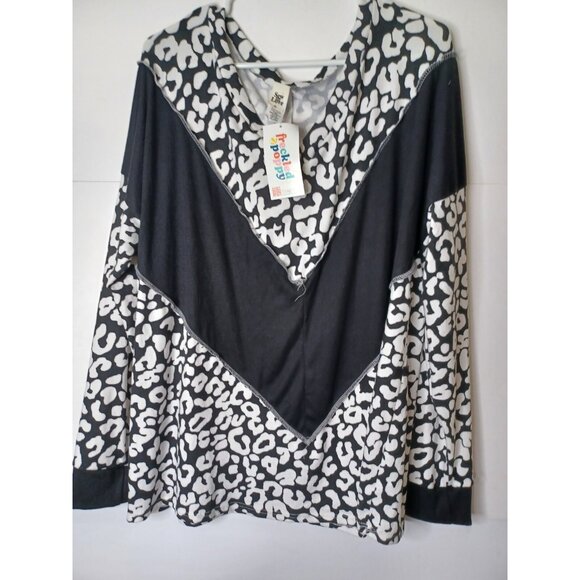 Sew In Love Tops - Sew In Love Womens Plus Size 2X Black And White Leopard Chevron Top Long Sleeve